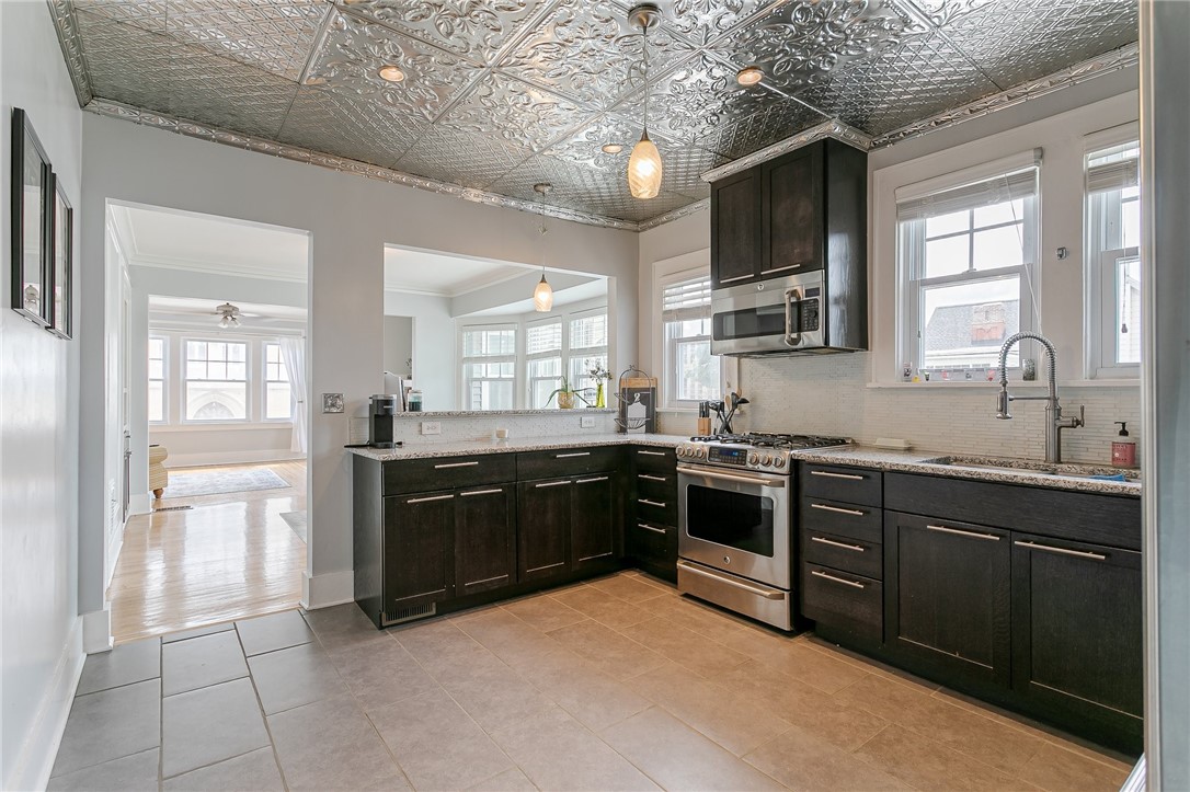 525 Oxford Street Rochester, NY 14607 - Photo 23 of 33