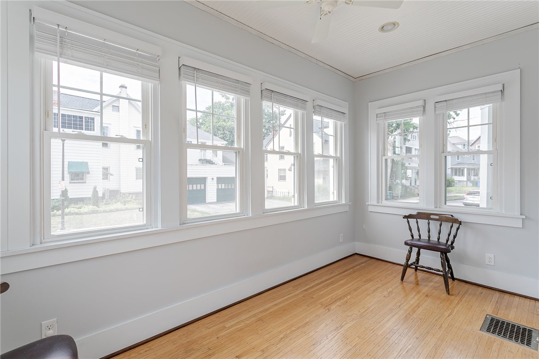 525 Oxford Street Rochester, NY 14607 - Photo 9 of 33