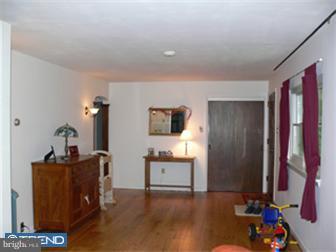 711 Oakbourne Road West Chester, PA 19382 - Photo 2 of 5 Gallery Image 2