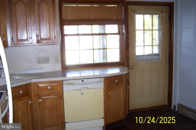 an empty room with window