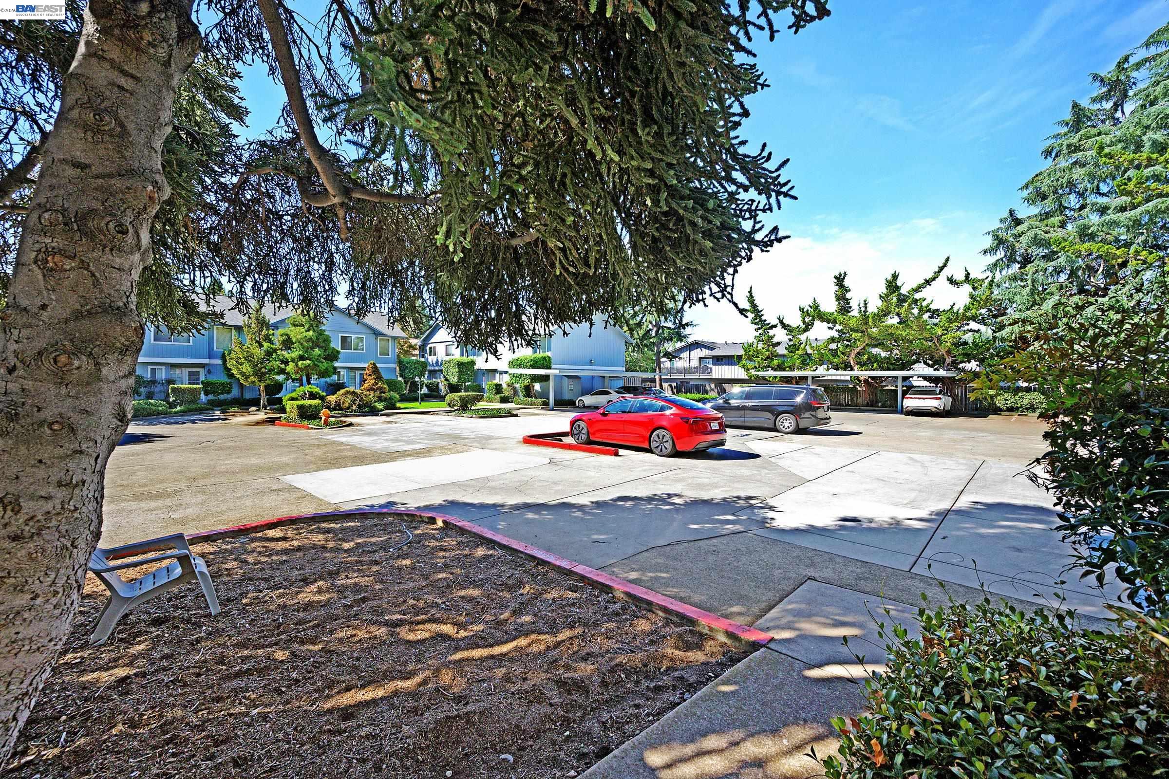 20115 Redwood Road, Unit 15 Castro Valley, CA 94546 - Photo 26 of 47 Gallery Image 26
