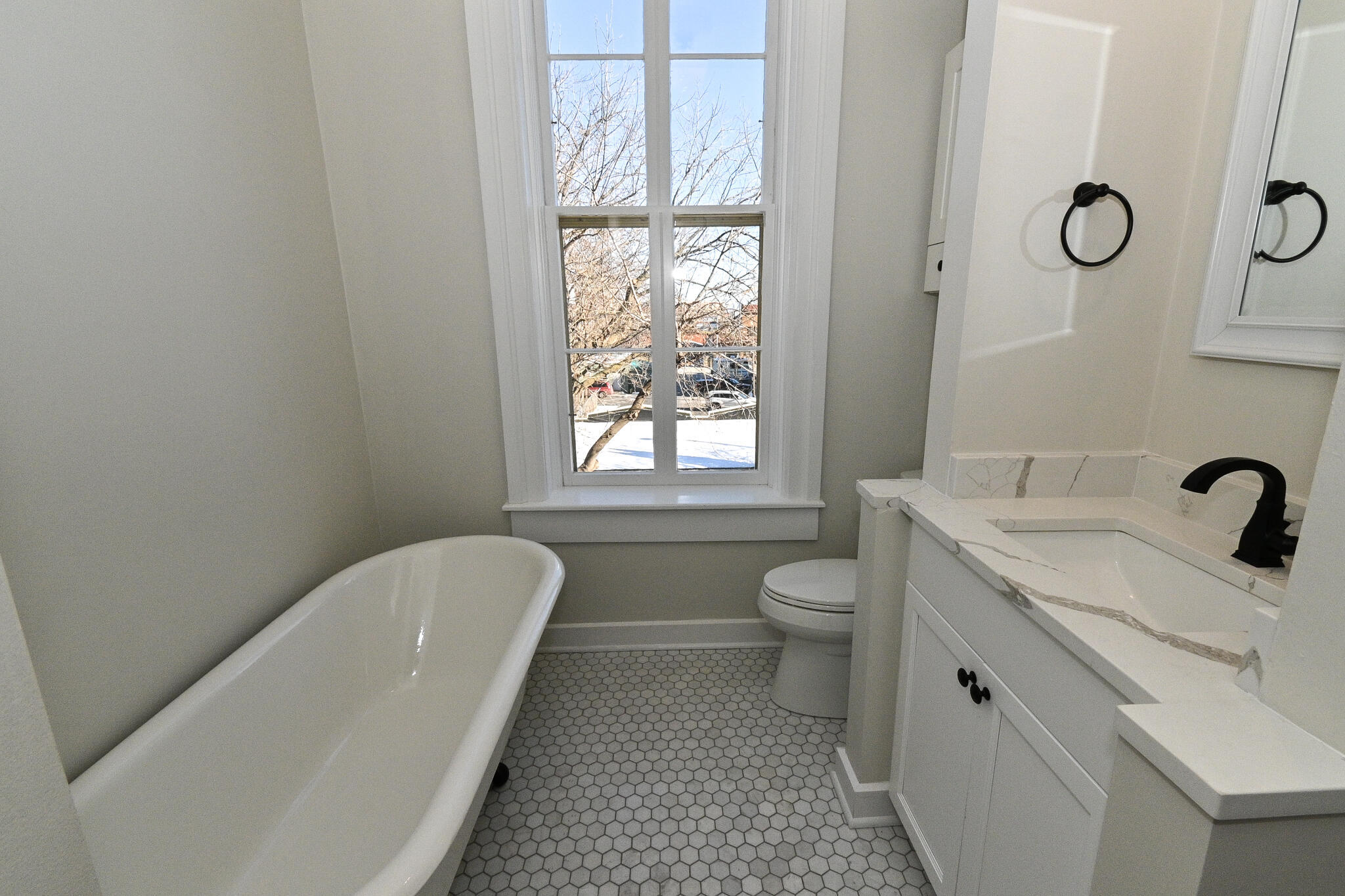 408 South 3rd Street Milwaukee, WI 53204 - Photo 16 of 29 Bath 1