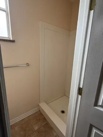 $850 | 702 Staitti Street, Unit C, Humble, TX 77338