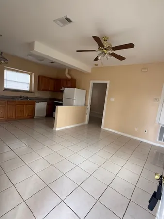 $850 | 702 Staitti Street, Unit C, Humble, TX 77338