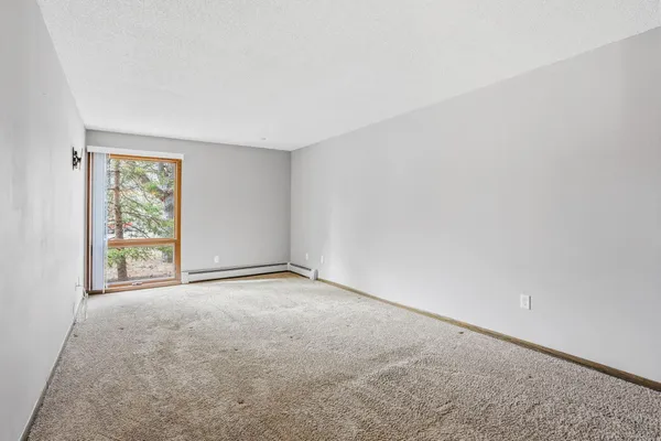 $220,000 | 6115 Lincoln Drive, Unit 152, Edina, MN 55436
