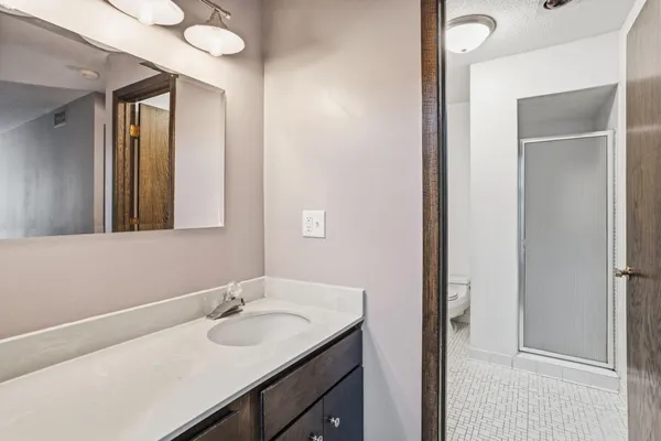 $220,000 | 6115 Lincoln Drive, Unit 152, Edina, MN 55436