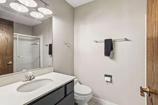 $220,000 | 6115 Lincoln Drive, Unit 152, Edina, MN 55436