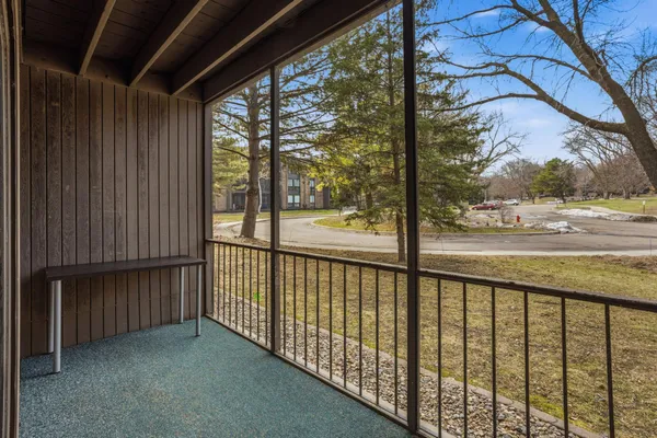 $220,000 | 6115 Lincoln Drive, Unit 152, Edina, MN 55436