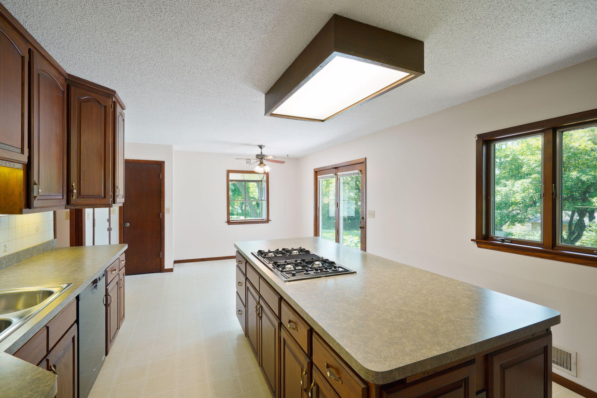 8708 Poplar Bridge Road Bloomington, MN 55437 - Photo 11 of 40 Gallery Image 11