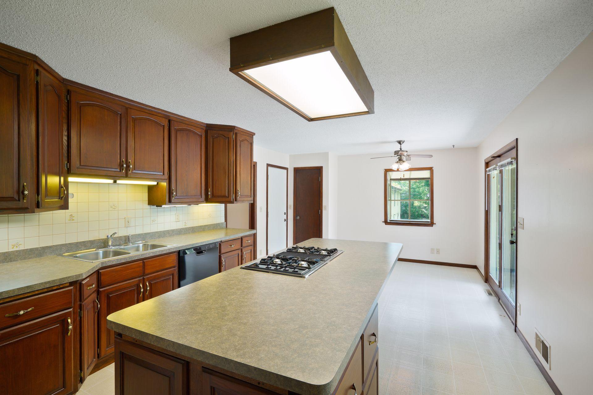 8708 Poplar Bridge Road Bloomington, MN 55437 - Photo 12 of 40 Gallery Image 12