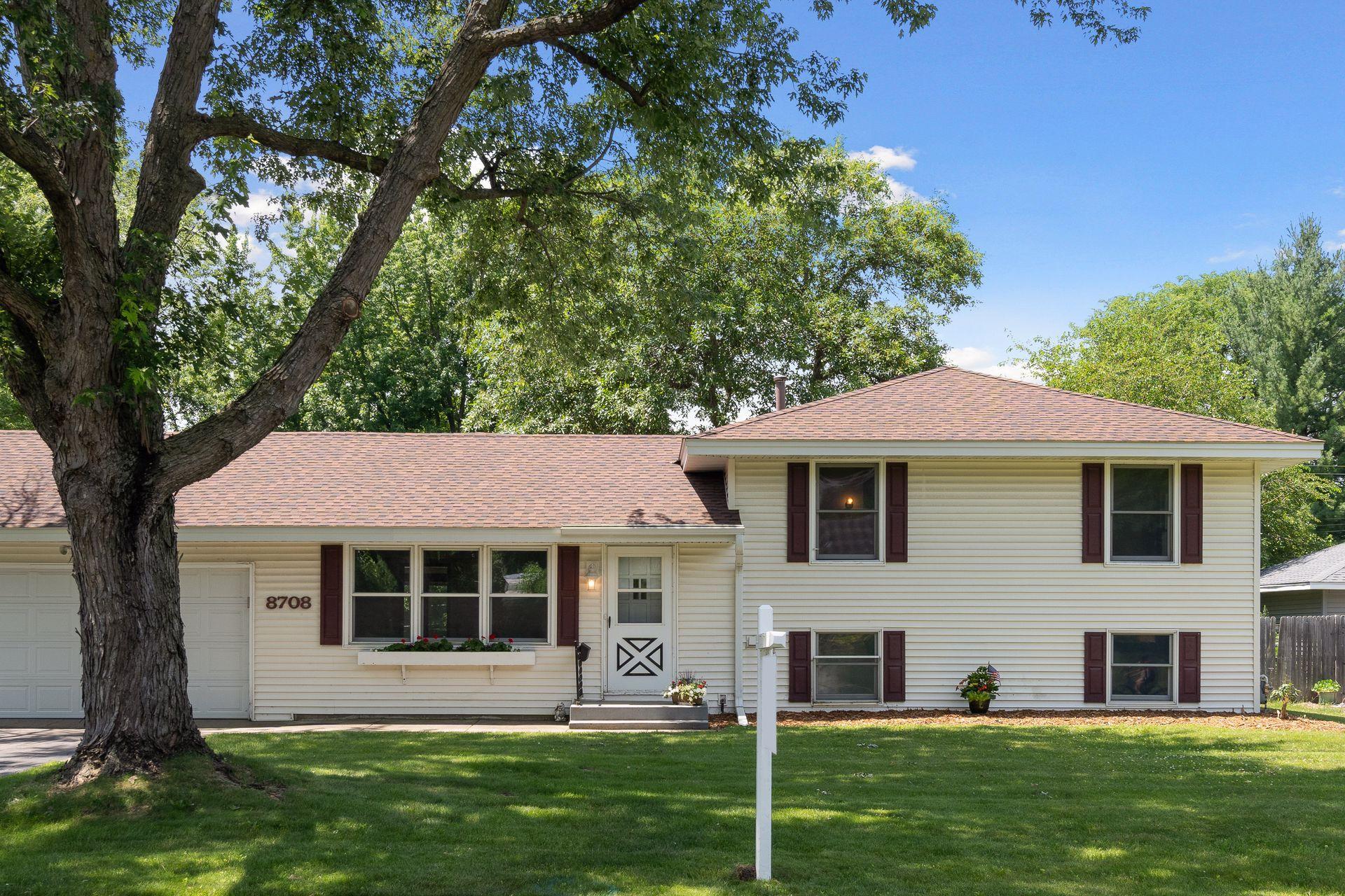 8708 Poplar Bridge Road Bloomington, MN 55437 - Photo 3 of 40 Gallery Image 3
