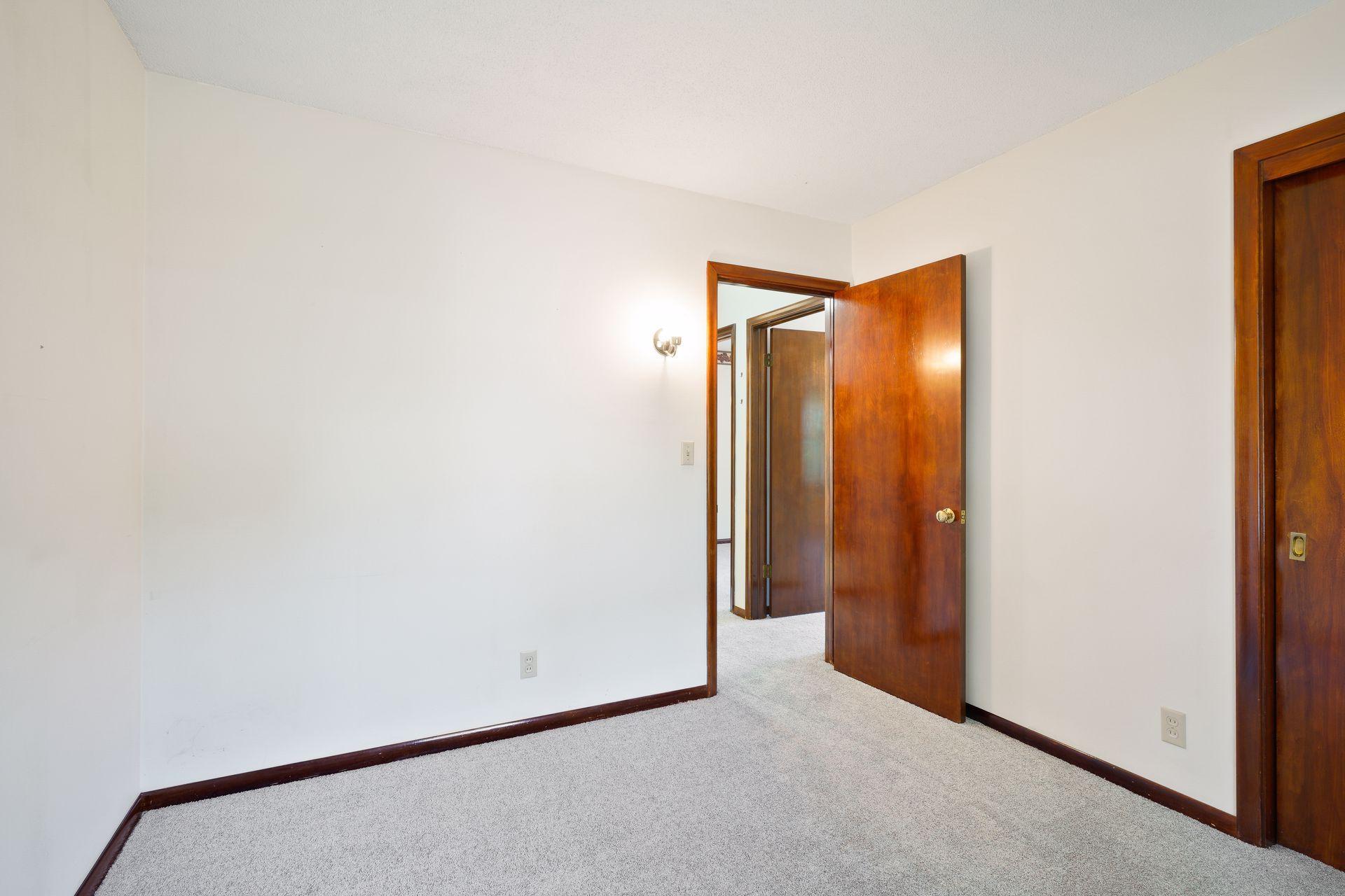 8708 Poplar Bridge Road Bloomington, MN 55437 - Photo 29 of 40 Gallery Image 29