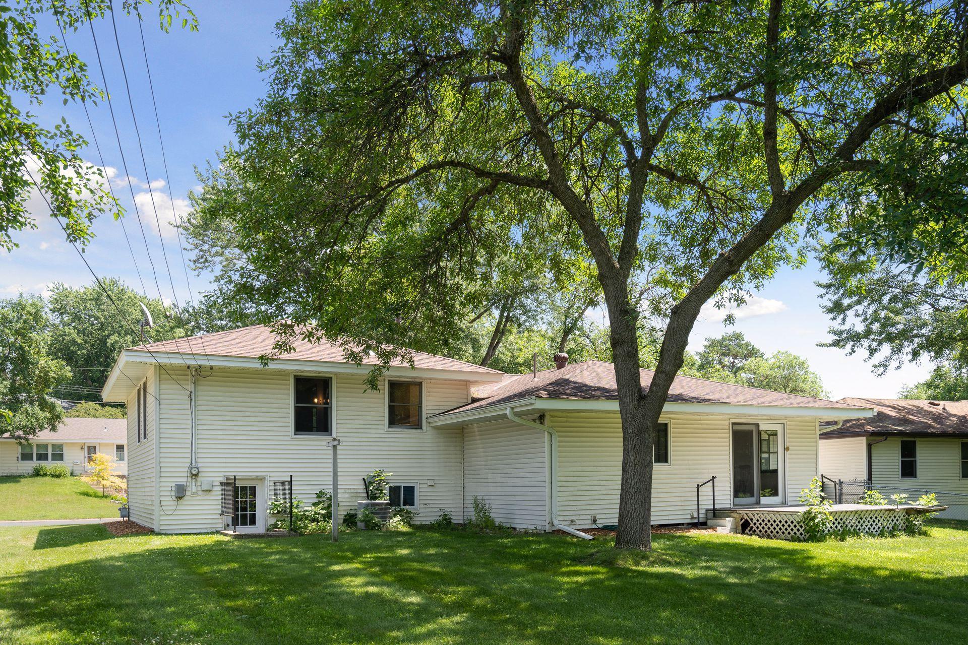 8708 Poplar Bridge Road Bloomington, MN 55437 - Photo 37 of 40 Gallery Image 37