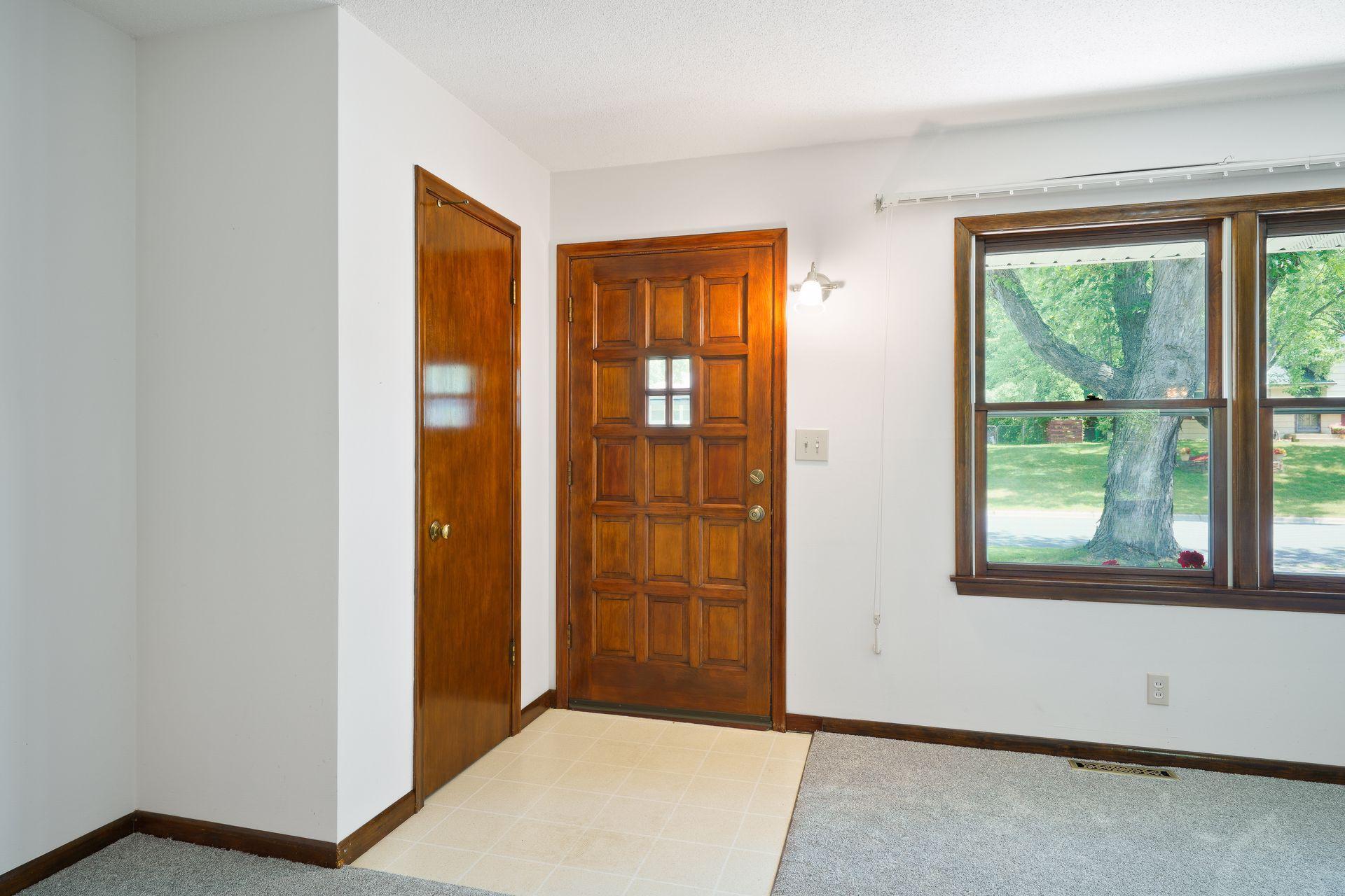 8708 Poplar Bridge Road Bloomington, MN 55437 - Photo 5 of 40 Gallery Image 5