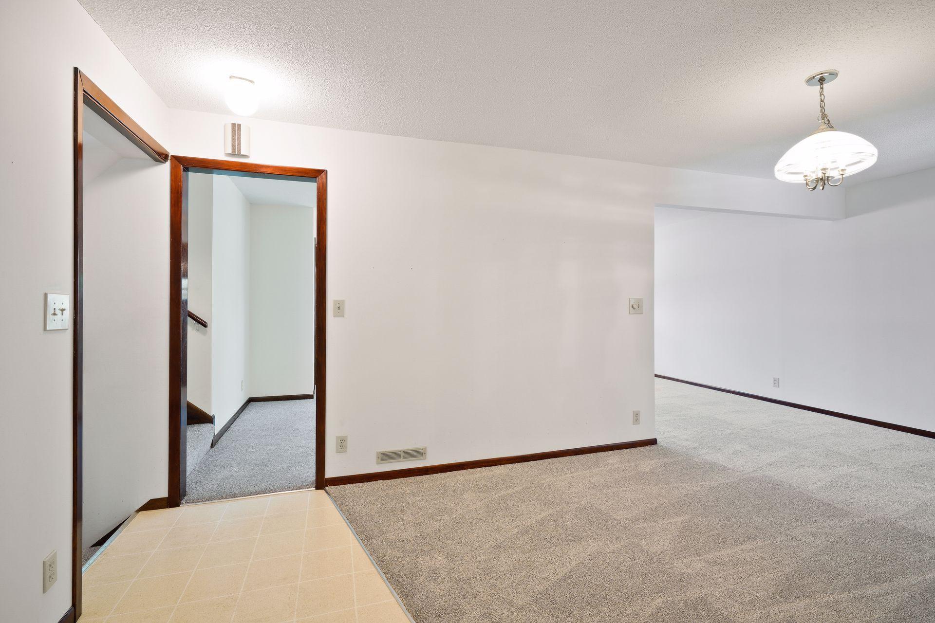 8708 Poplar Bridge Road Bloomington, MN 55437 - Photo 10 of 40 Gallery Image 10