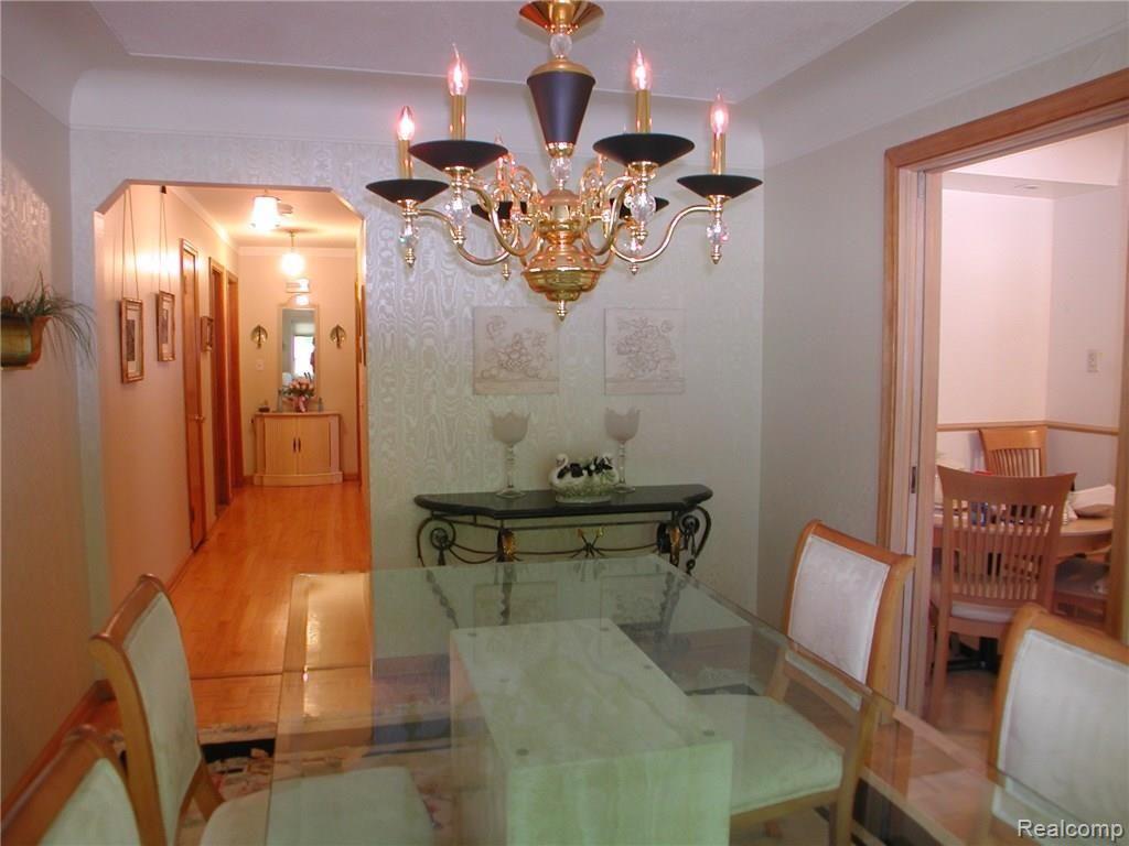 7341 Rosedale Boulevard Allen Park, MI 48101 - Photo 11 of 28 DSCN5545.JPG
