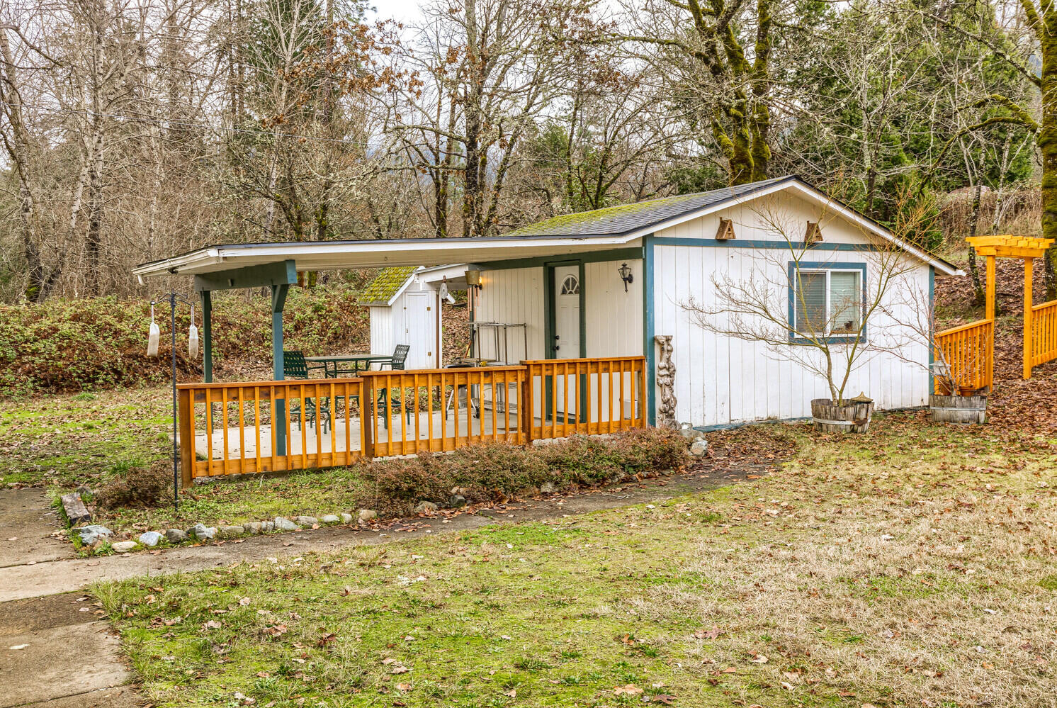 3084 Fish Hatchery Road Grants Pass, OR 97527 - Photo 43 of 44 3084 Studio