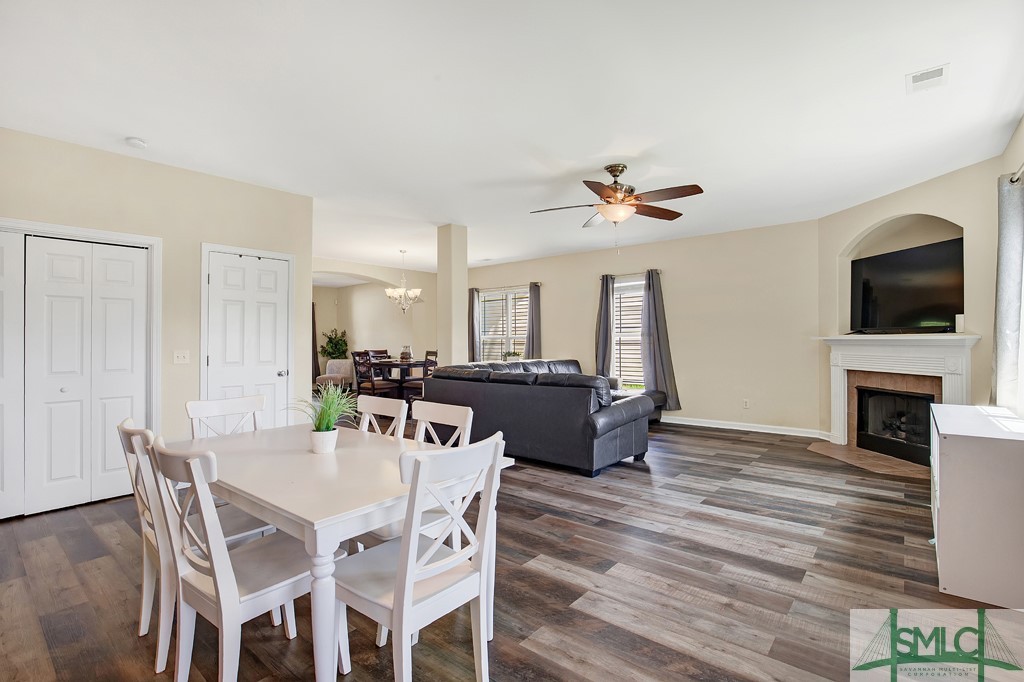 118 Lake House Road Pooler, GA 31322 - Photo 14 of 49 Eating area in the kitchen open to the den