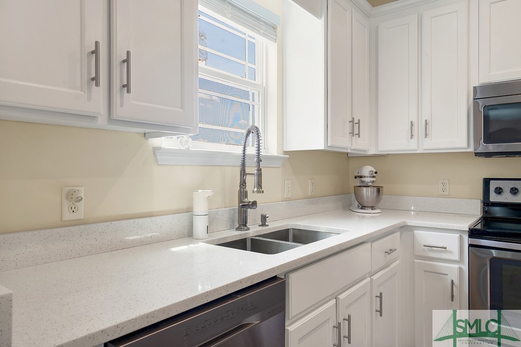 118 Lake House Road Pooler, GA 31322 - Photo 18 of 49 Love the window over the sink