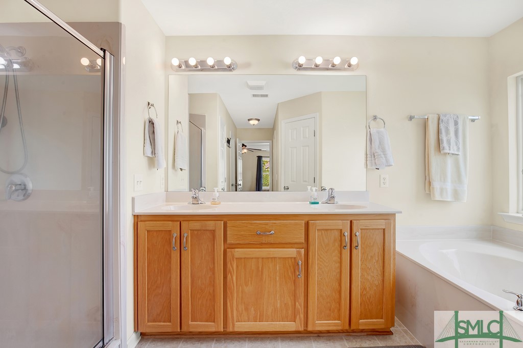 118 Lake House Road Pooler, GA 31322 - Photo 30 of 49 Double vanity, soaking tub