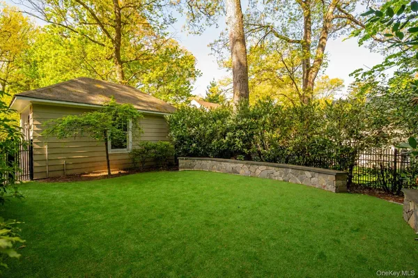 $2,195,000 | 33 Young Avenue, Pelham, NY 10803