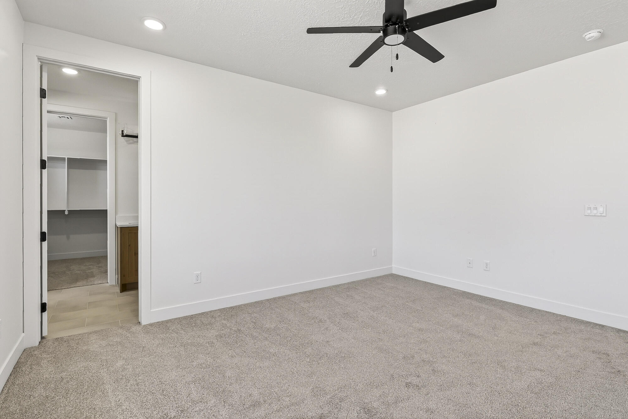 4939 North 10 East Enoch, UT 84721 - Photo 24 of 47 4939 N 10 E-72