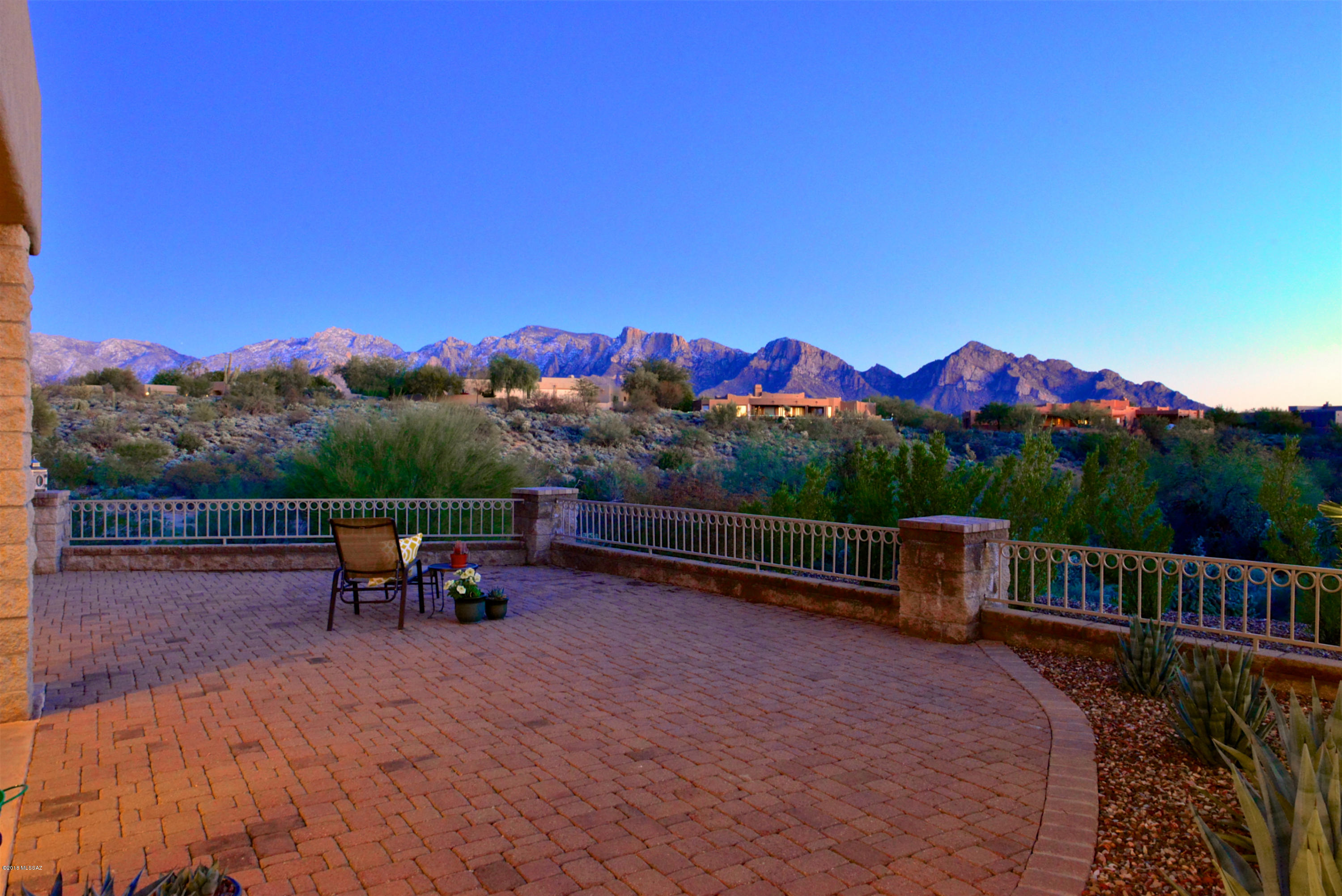 12402 North Copper Spring Trail Oro Valley, AZ 85755 - Photo 5 of 50