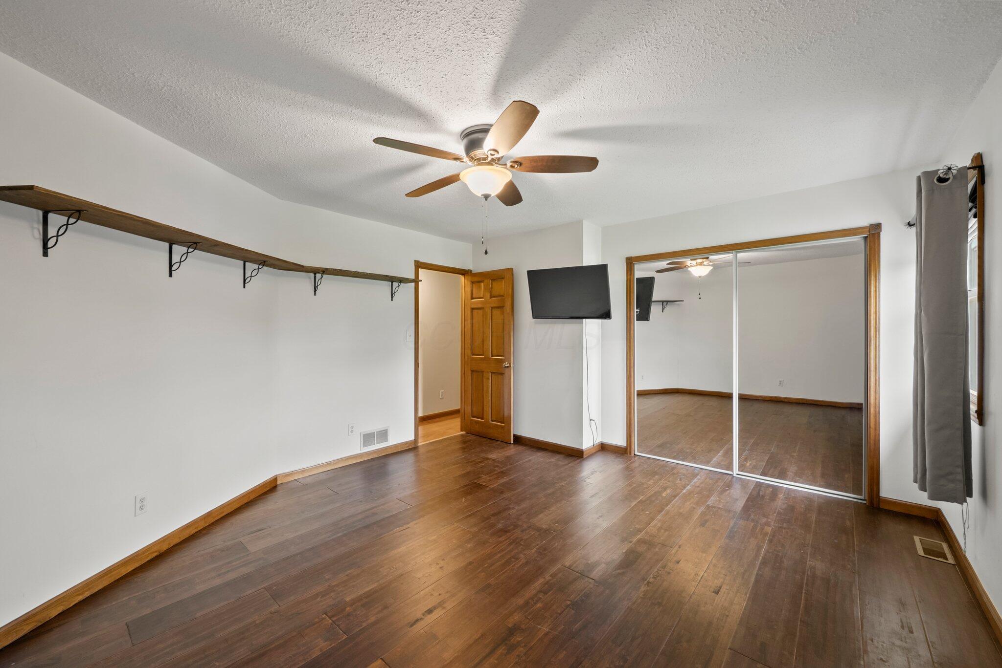 5373 Summit Road Southwest Pataskala, OH 43062 - Photo 47 of 89 Bedroom 3
