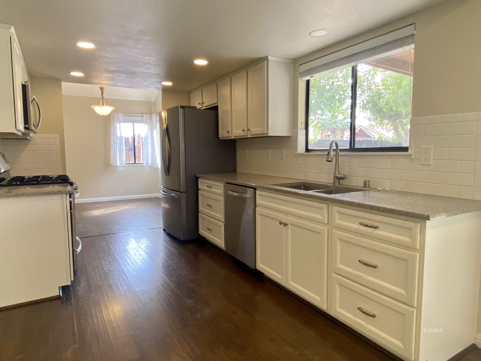 201 Washington Way Ridgecrest, CA 93555 - Photo 13 of 28