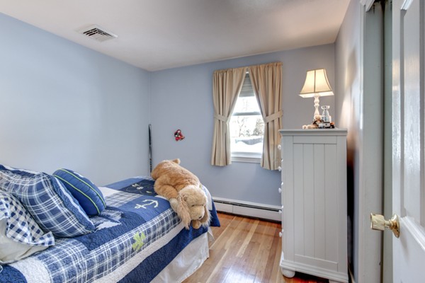 32 Holly Road Reading, MA 01867 - Photo 24 of 30 Gallery Image 24
