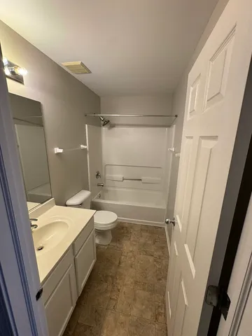 $2,500 | 1401 Millbrook Drive, Algonquin, IL 60102