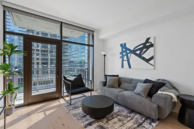 $3,250 | 1212 Demonbreun Street, Unit 806, Nashville, TN 37203