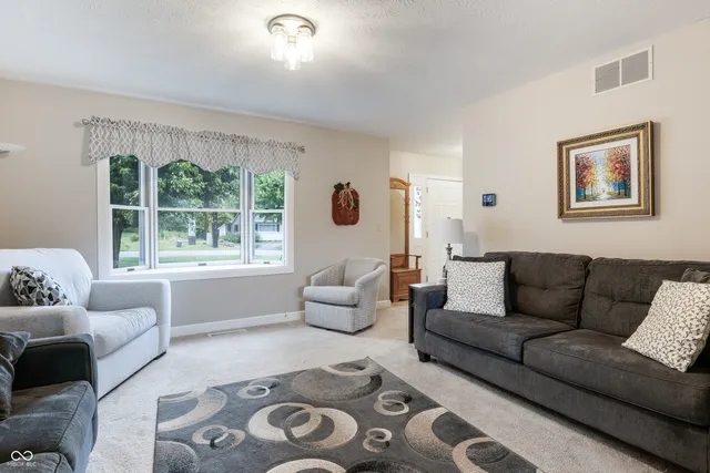 $450,000 | 413 North Gray Road, Connersville, IN 47331