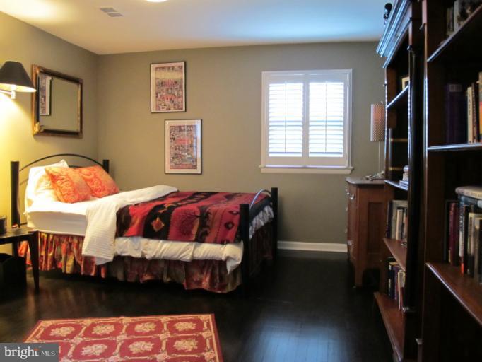 2004 Windsor Road Alexandria, VA 22307 - Photo 24 of 30 Bedroom