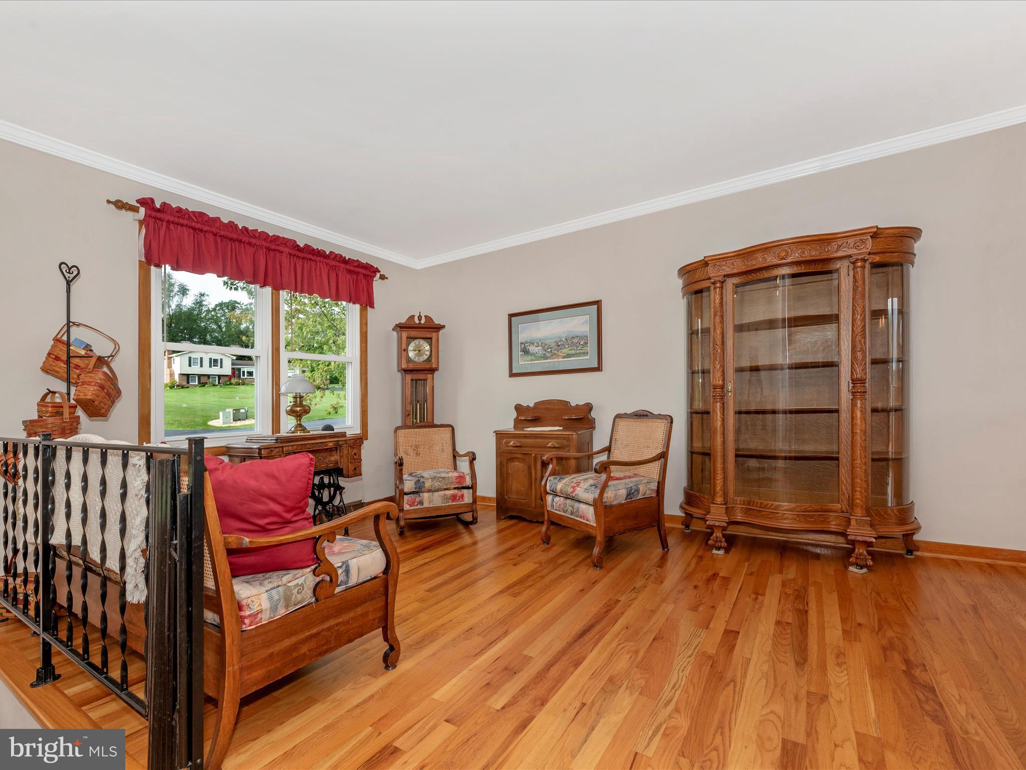 10234 Allview Drive Frederick, MD 21701 - Photo 11 of 52 Living Room