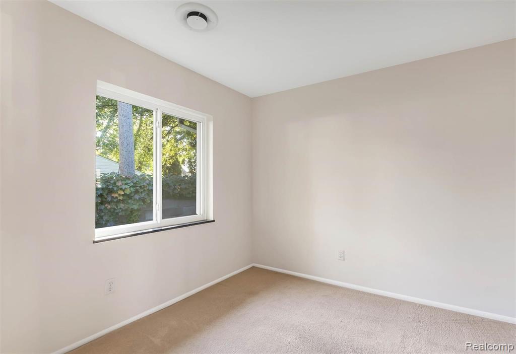 308 North Rochester Road, Unit 16 Clawson, MI 48017 - Photo 19 of 23