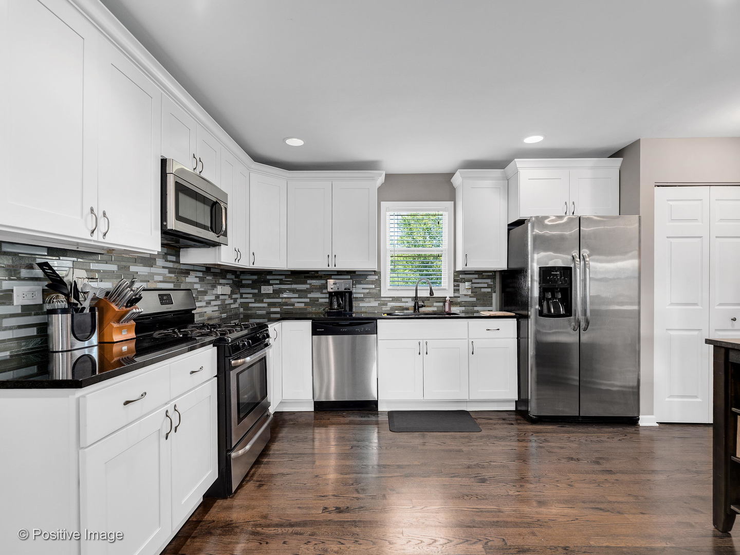 10 74th Street Darien, IL 60561 - Photo 8 of 22