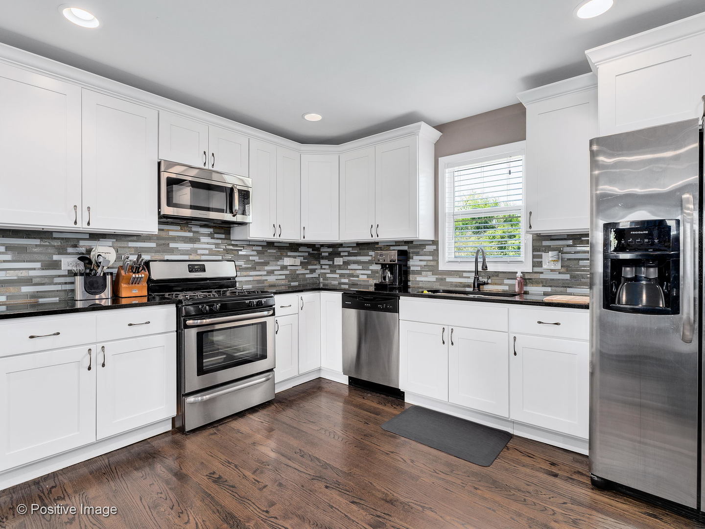 10 74th Street Darien, IL 60561 - Photo 9 of 22