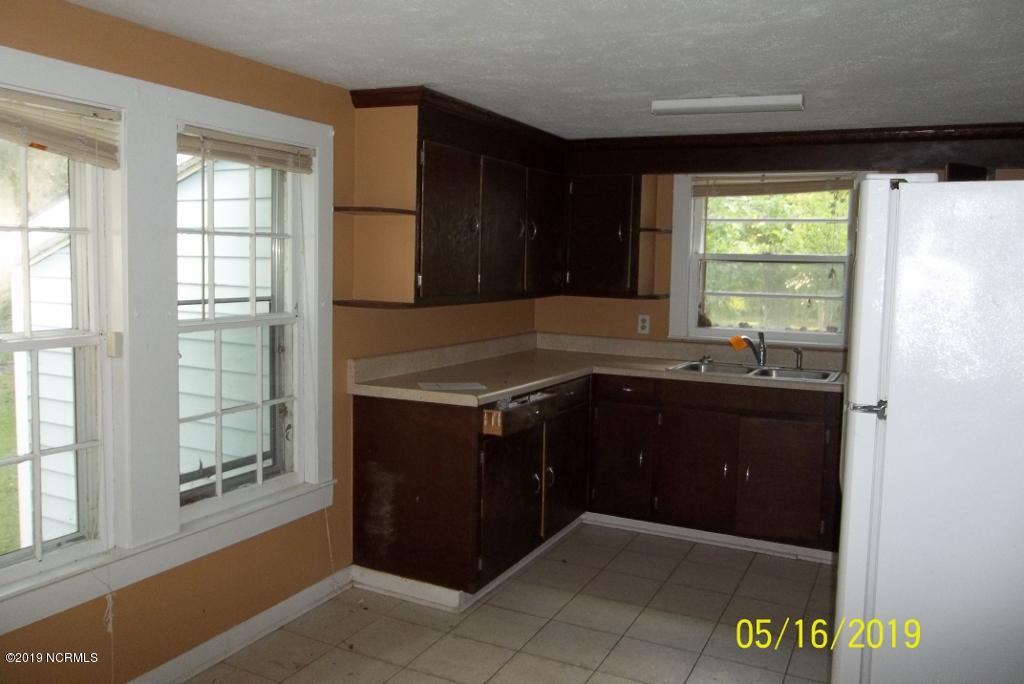307 Roosevelt Road Jacksonville, NC 28540 - Photo 5 of 10 100_8347 (1024x684)