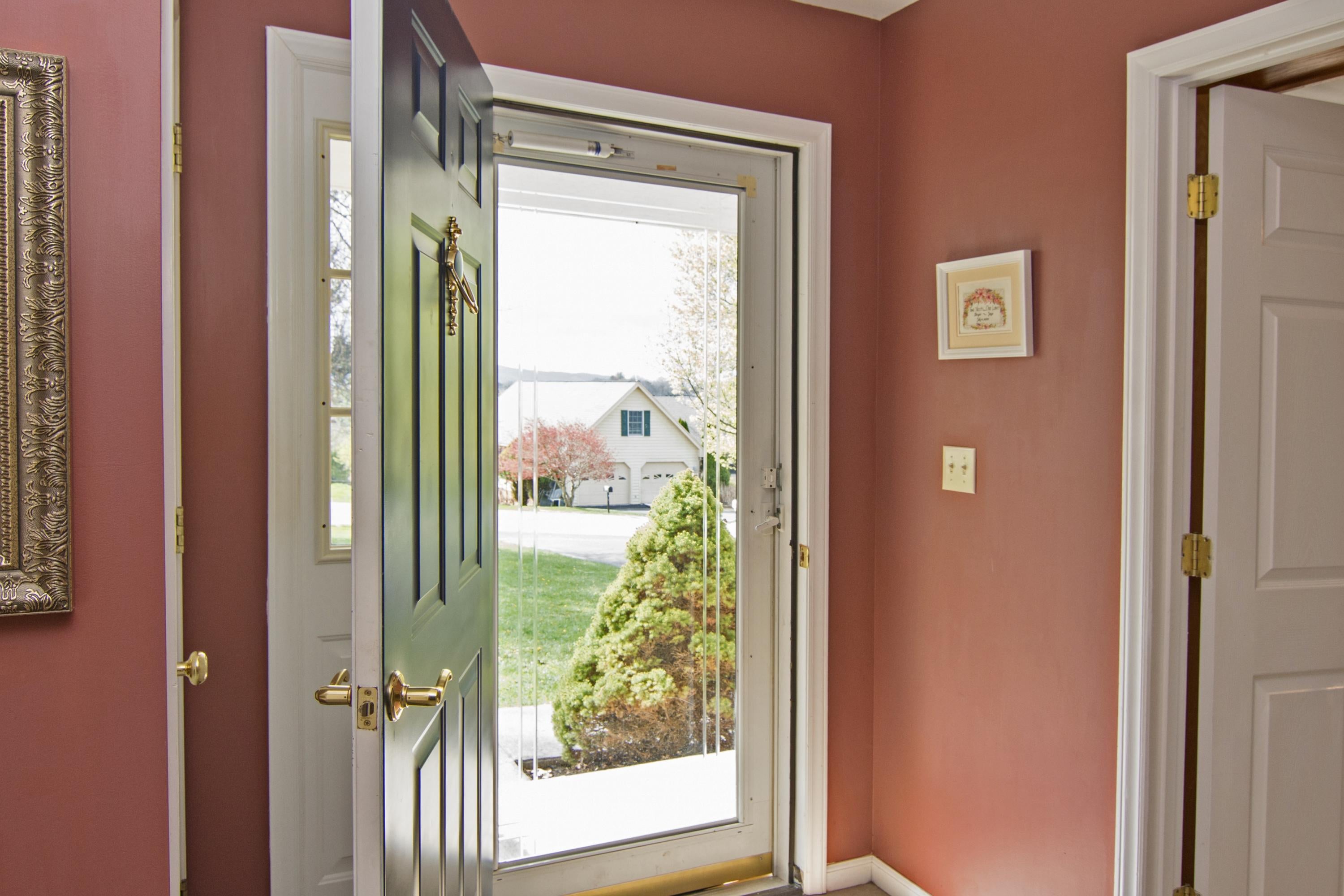 614 Crowfield Cir Road Lewisburg, WV 24901 - Photo 10 of 71 Gallery Image 10