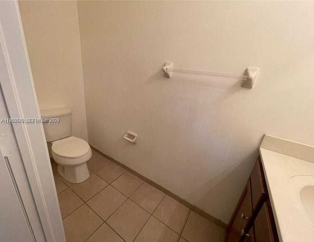 15071 Southwest 116th Street Miami, FL 33196 - Photo 10 of 31 Guest Bathroom