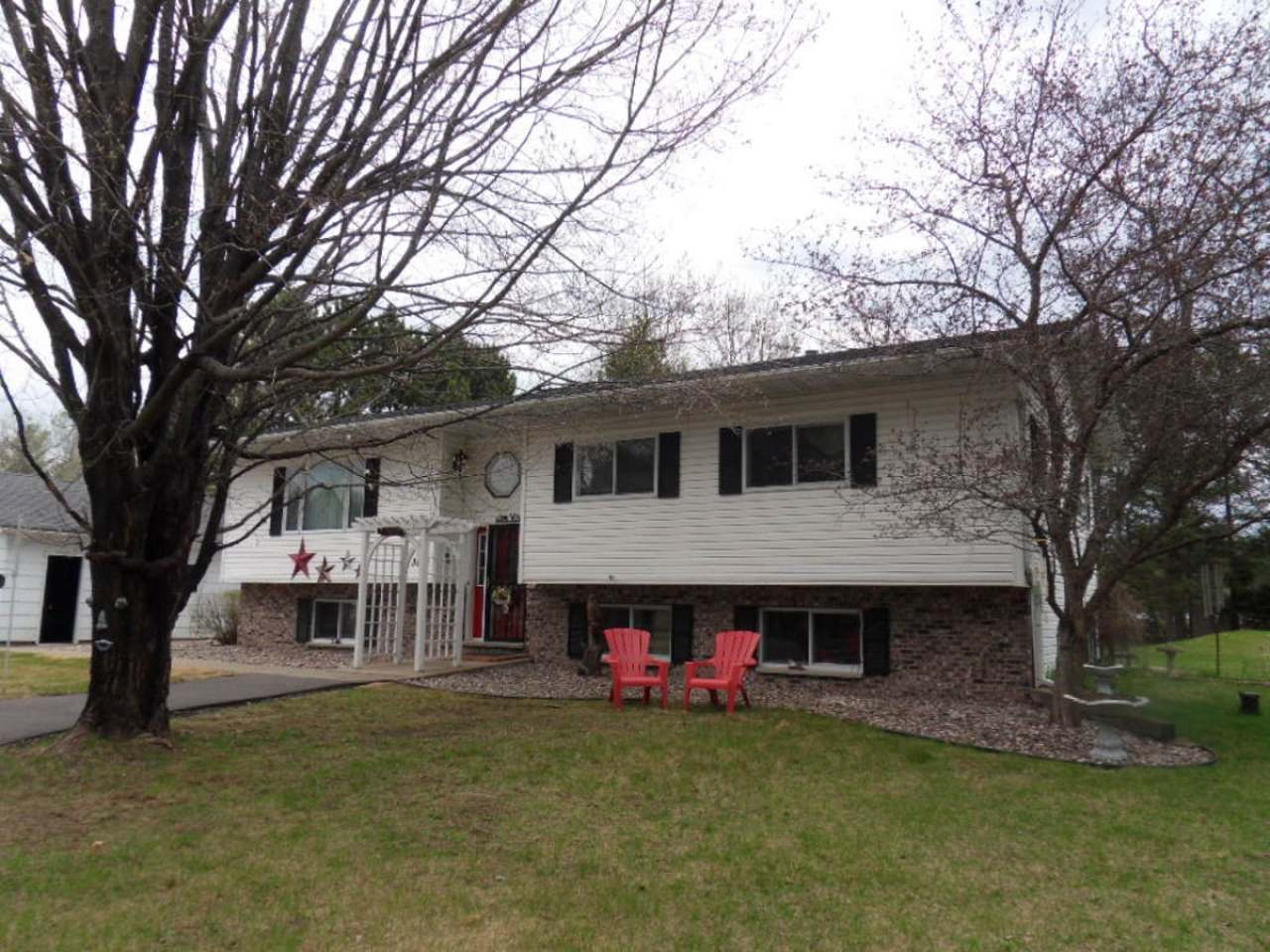 3842 Pineview Drive Rhinelander, WI 54501 - Photo 1 of 22 Gallery Image 1