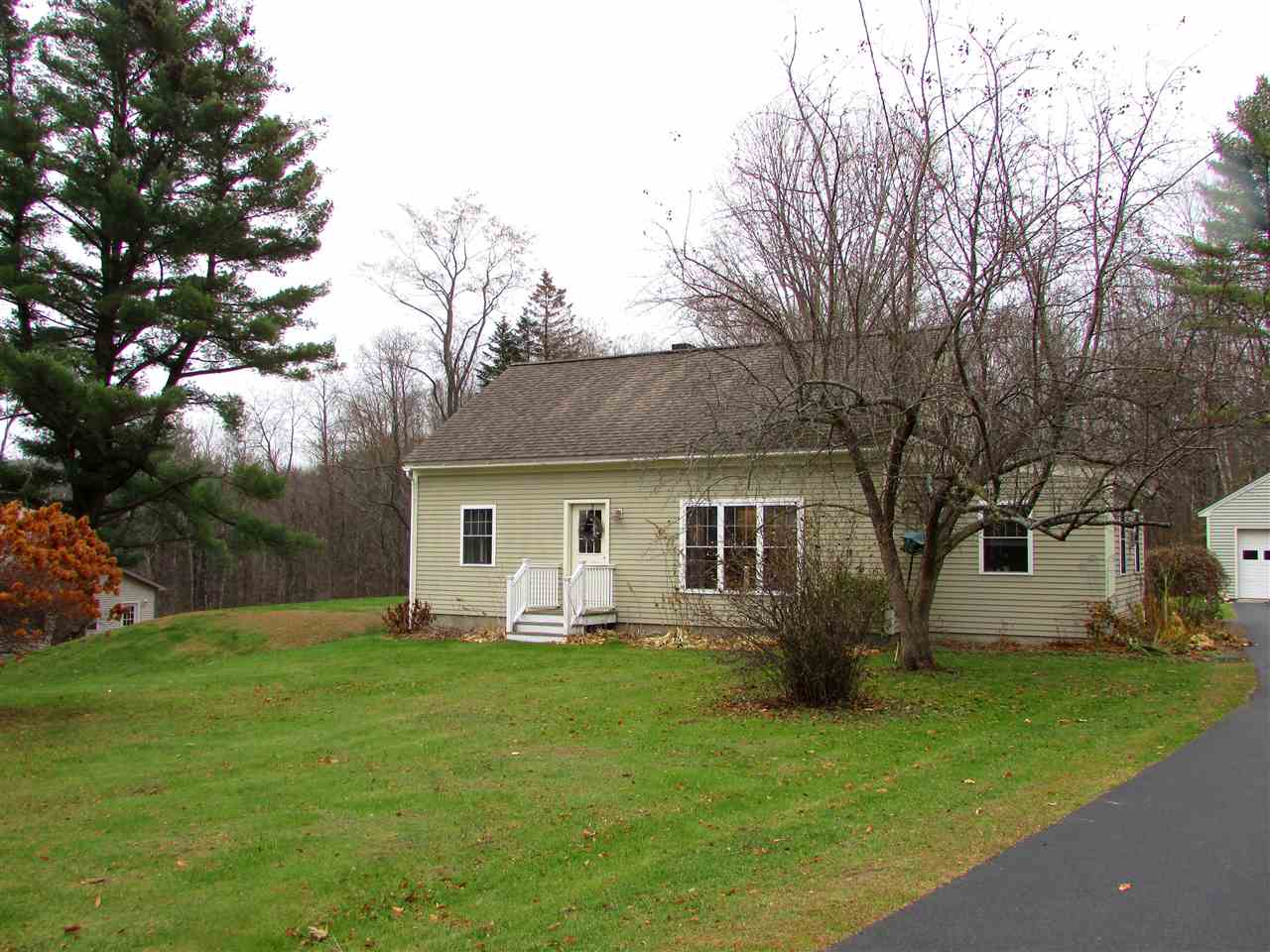 21 Laplante Road Lebanon, NH 03766 - Photo 2 of 31
