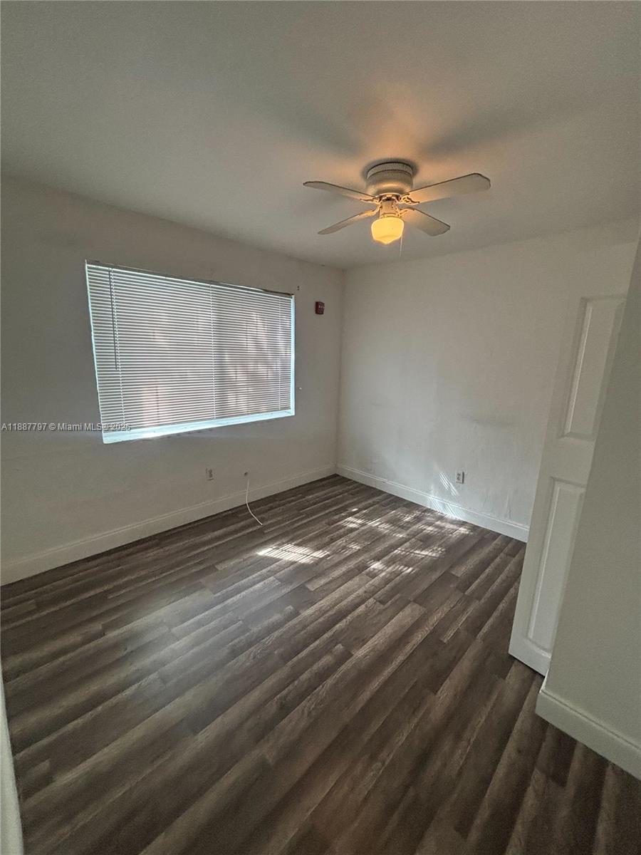 542 Northwest 8th Street, Unit 3 Miami, FL 33136 - Photo 7 of 9