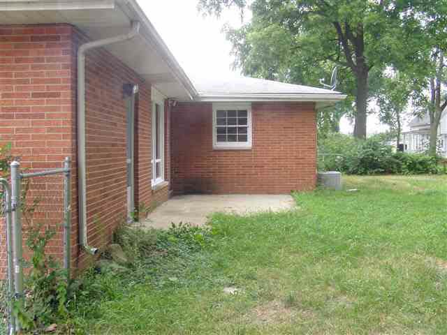 1708 East Royerton Road Muncie, IN 47303 - Photo 3 of 11 Gallery Image 3