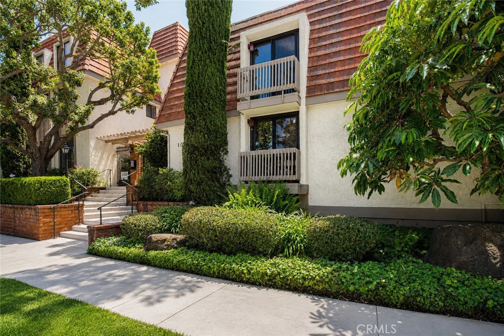 10470 Riverside Drive, Unit 102 Toluca Lake, CA 91602 - Photo 1 of 35