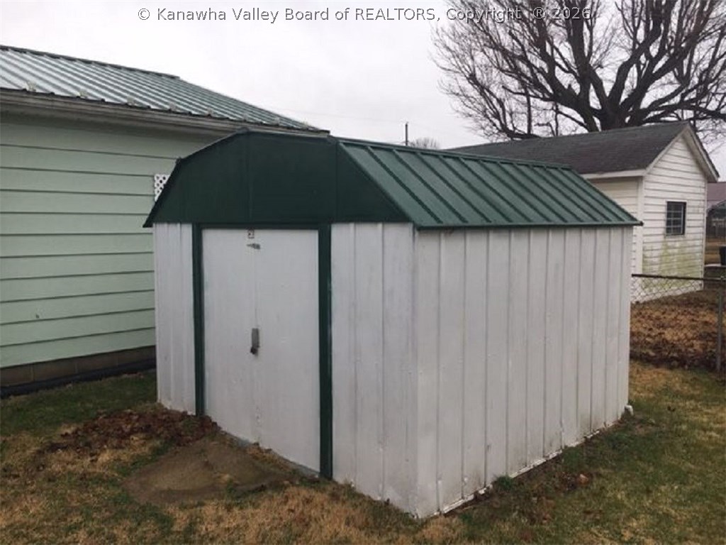 829 30th Street Point Pleasant, WV 25550 - Photo 20 of 22 Outbuilding next to garage.