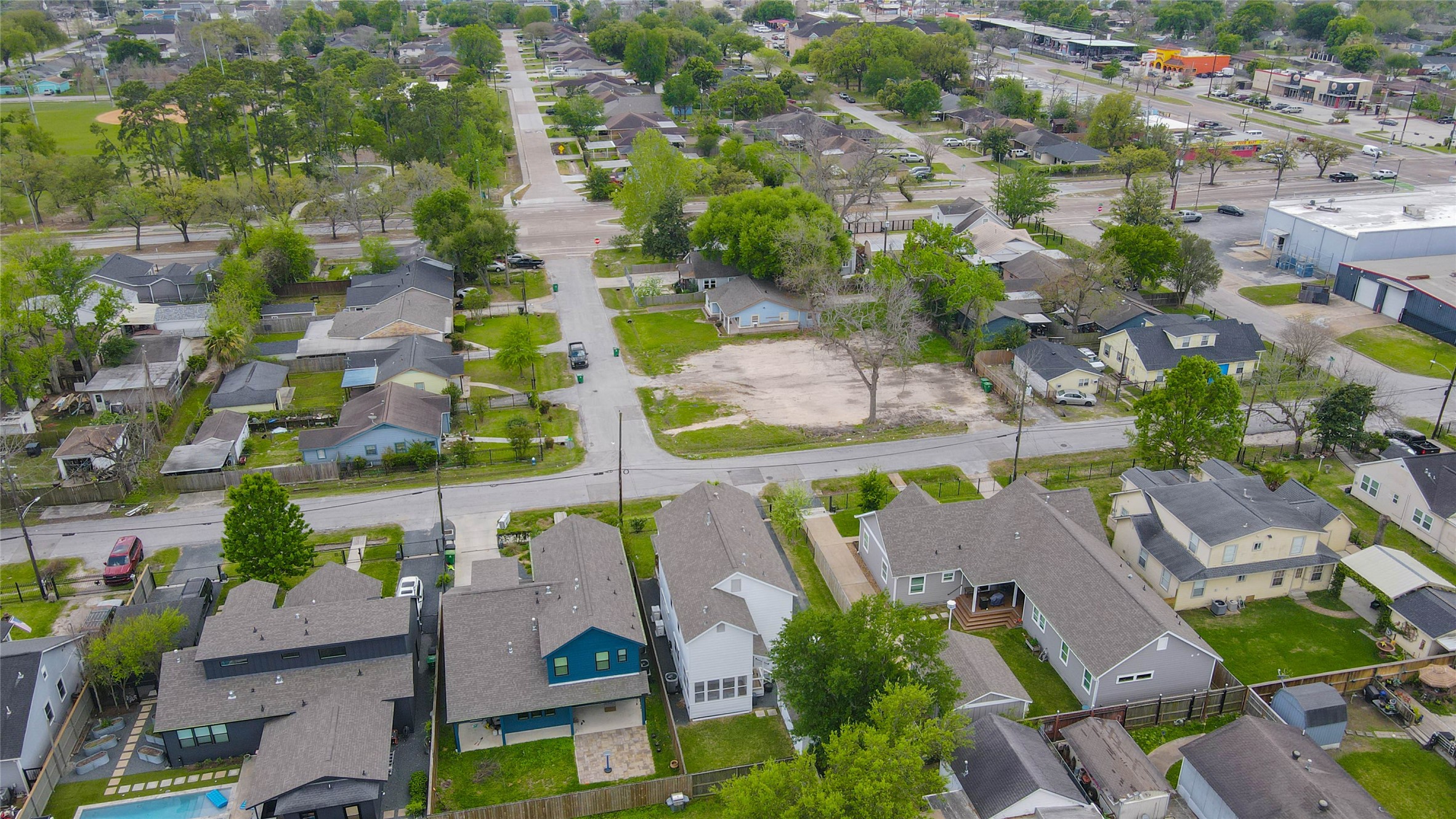 4819 Cetti Street Houston, TX 77009 - Photo 19 of 28 an aerial view of residential houses with outdoor space and street view