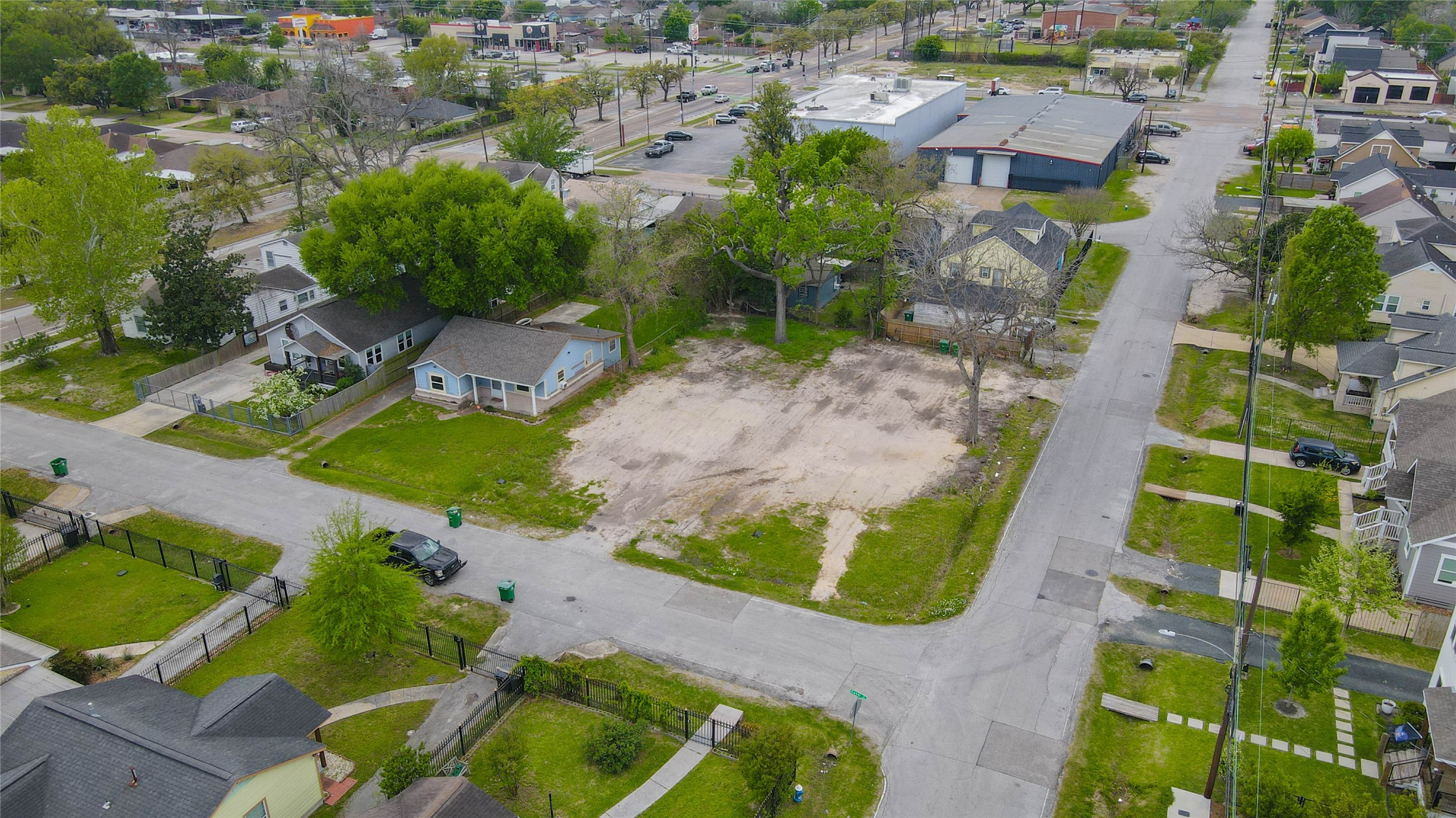 4819 Cetti Street Houston, TX 77009 - Photo 22 of 28 an aerial view of residential houses with outdoor space
