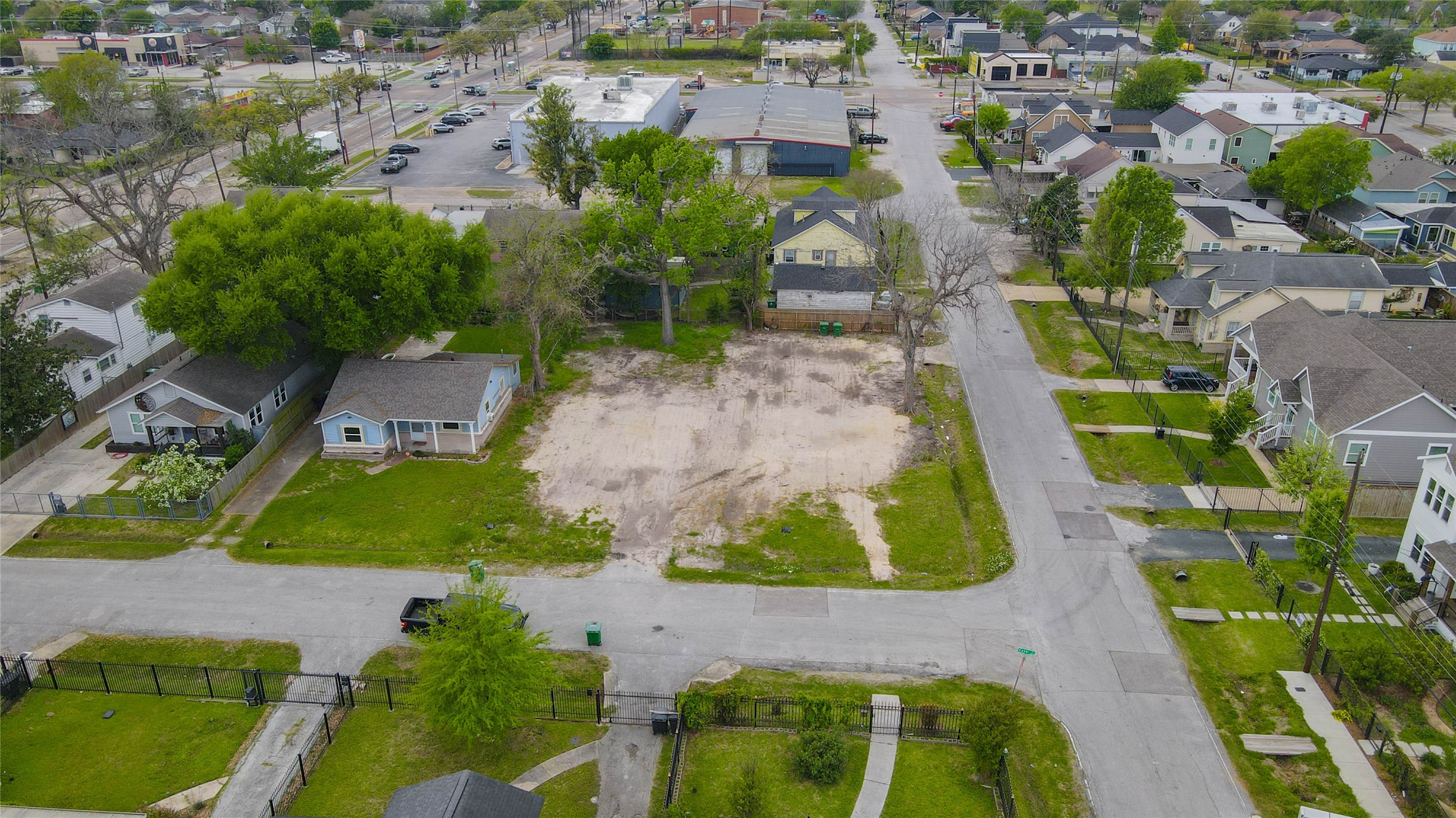 4819 Cetti Street Houston, TX 77009 - Photo 23 of 28 an aerial view of residential houses with outdoor space